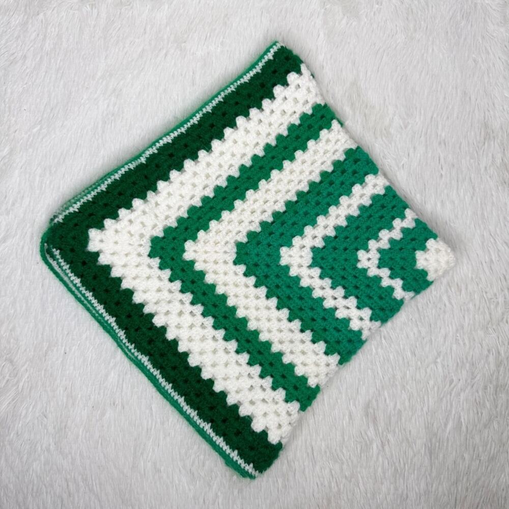Green white crochet knit 32x32 square handmade vintage throw blanket